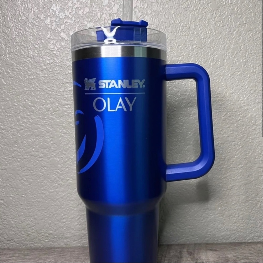 Stanley olay quencher 40 oz